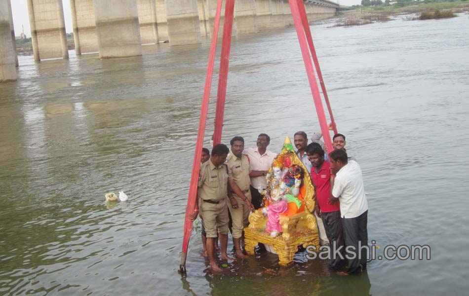 ganesh chaturthi celebrations in Mahbubnagar district on fourthday - Sakshi13