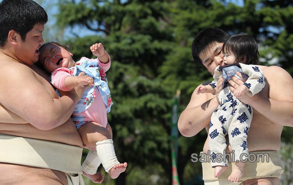 These Sumo Wrestlers Make Babies Cry It Out For Good Health10