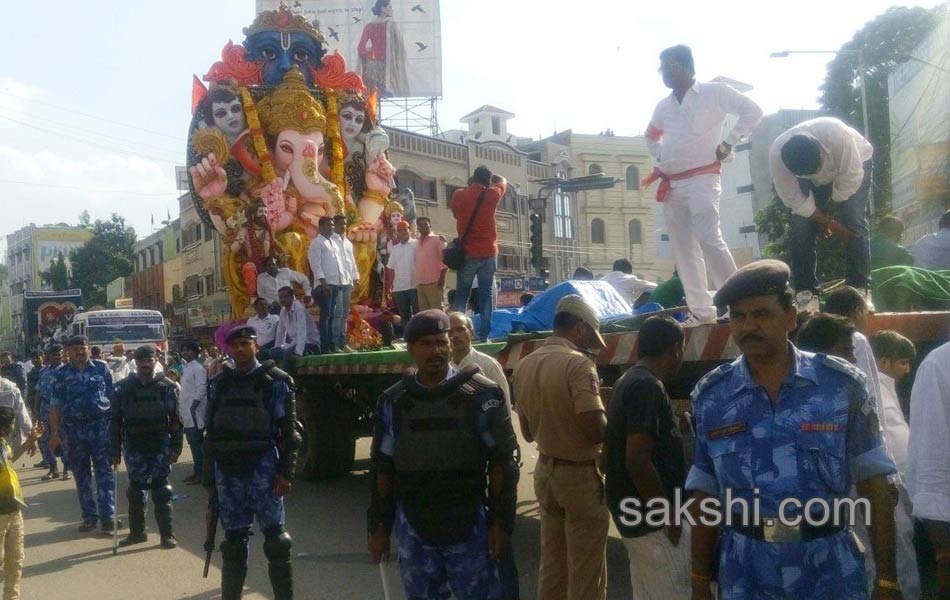 ganesh immersion 2015 hyderabad - Sakshi13