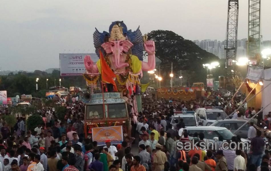 ganesh immersion 2015 hyderabad - Sakshi4