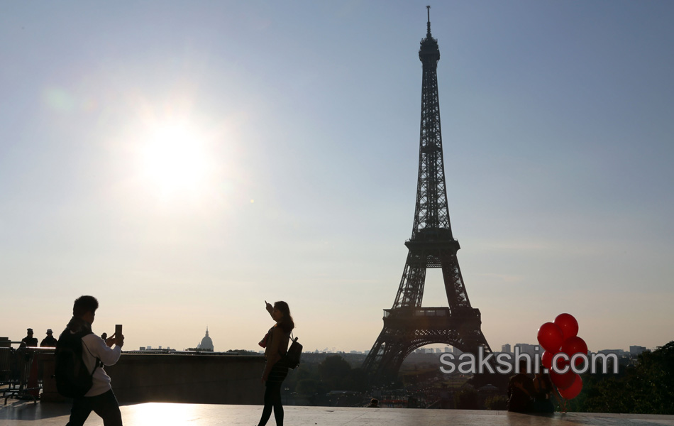 eiffel towers - Sakshi6