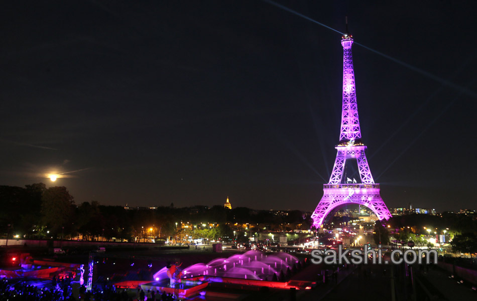 eiffel towers - Sakshi2