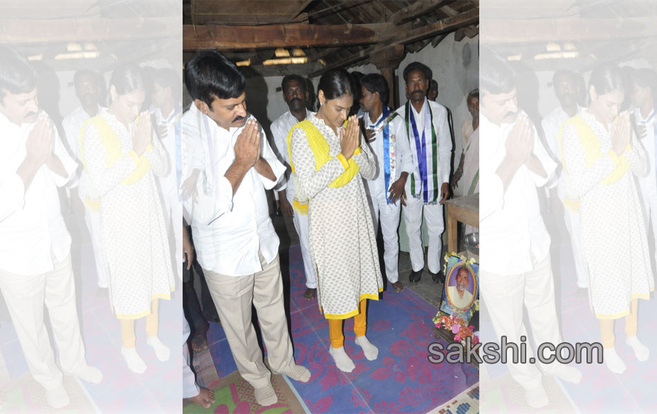 YS Sharmila Paramarsha Yatra Adilabad - Sakshi14