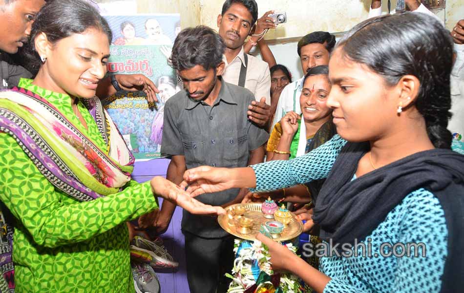 YS Sharmila Paramarsha yatra in Nizamabad - Sakshi18