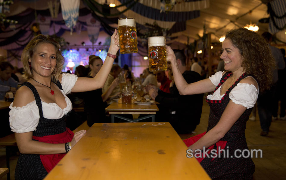 Oktoberfest in paris8