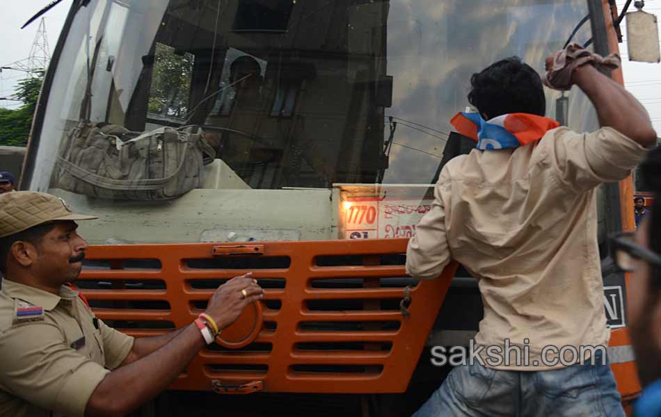 About 5 thousand people arrested - Sakshi21