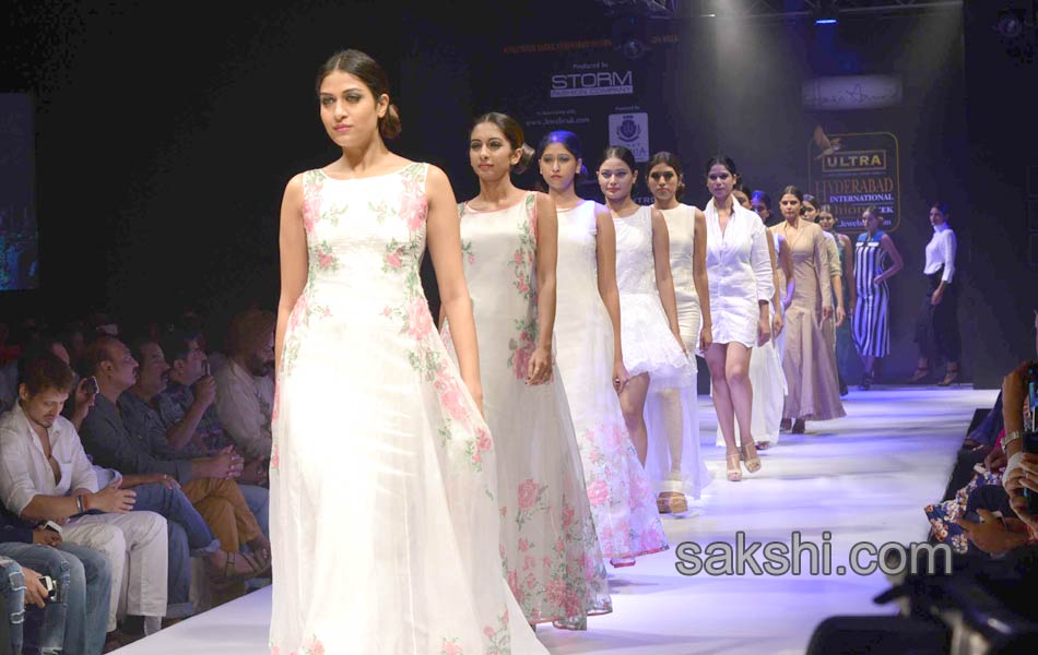 Kingfisher Fashion Week for the second day2