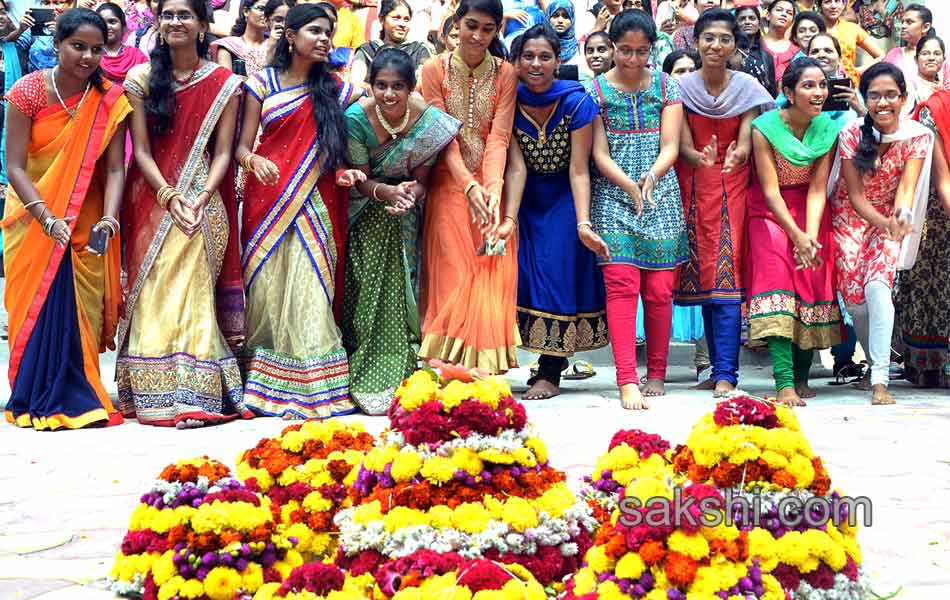 Bathukamma celebrations in hyderabad - Sakshi5