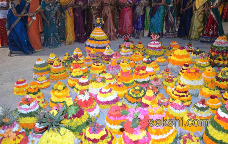 Bathukamma celebrations in hyderabad1