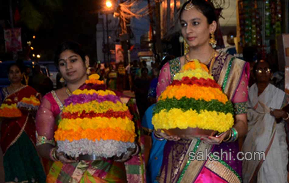 Bathukamma celebrations in hyderabad3