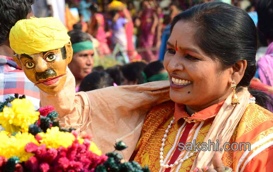 bathukamma rally from lb stadium to tankbund17