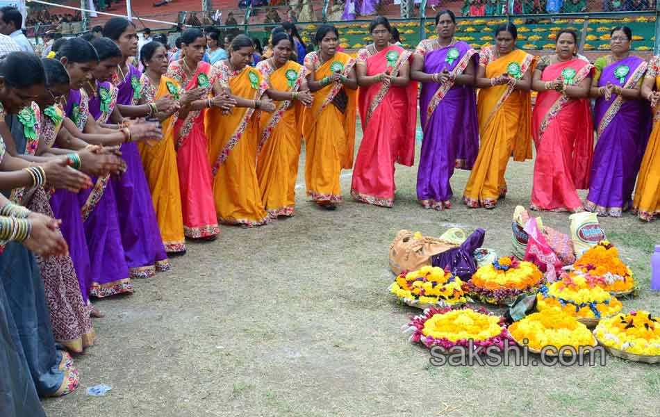 bathukamma rally from lb stadium to tankbund20