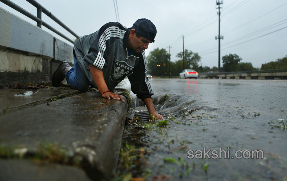 Hurricane flood in texas - Sakshi19