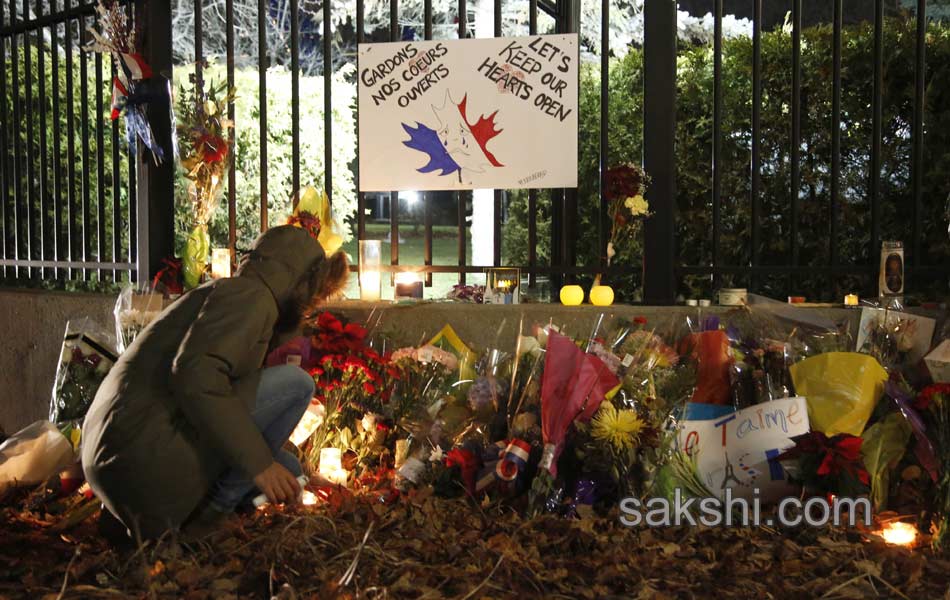 paris terror attacks people paying tribute26