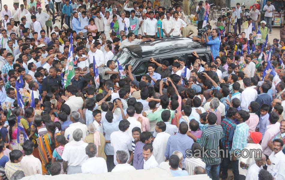 good response to ys jagan mohan reddy election campaign in warangal - Sakshi1