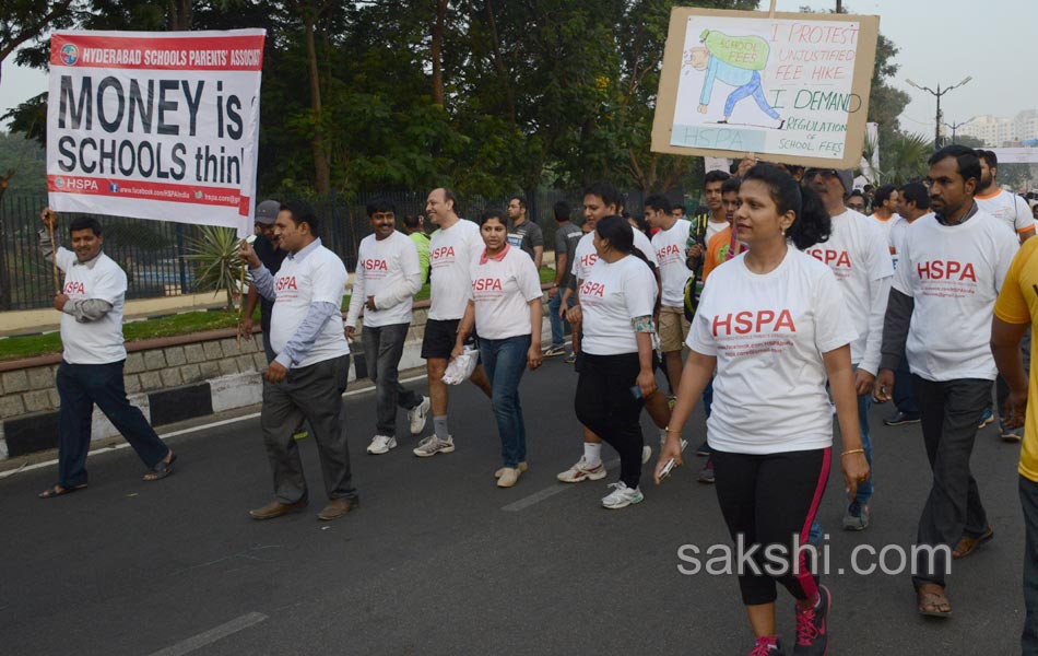 10k run in hyd necklace road - Sakshi16