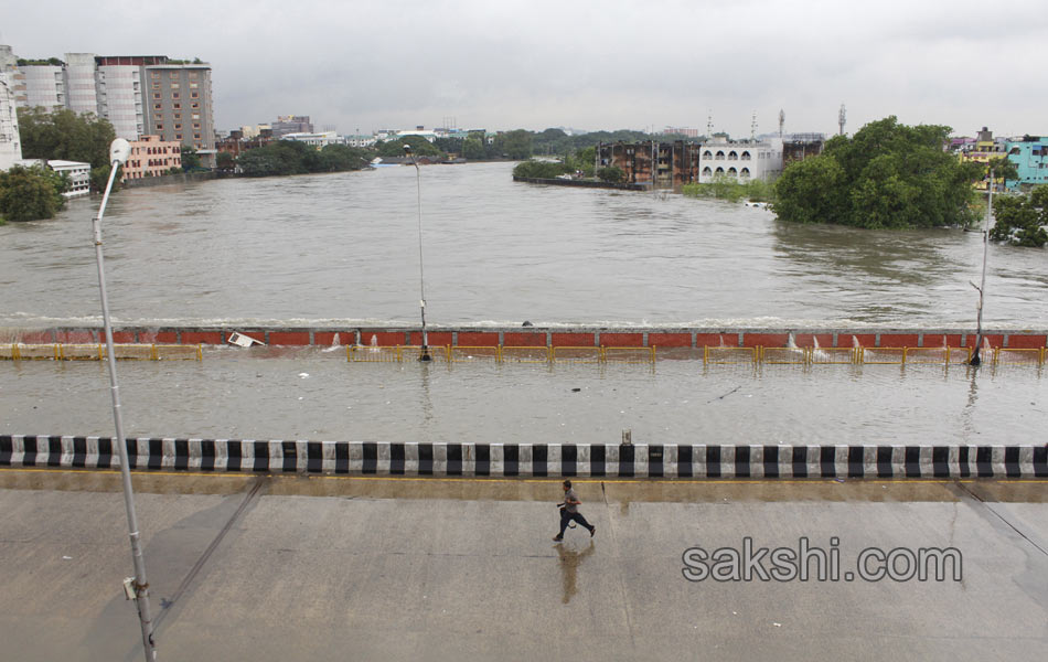 chennai submerged in rain water18