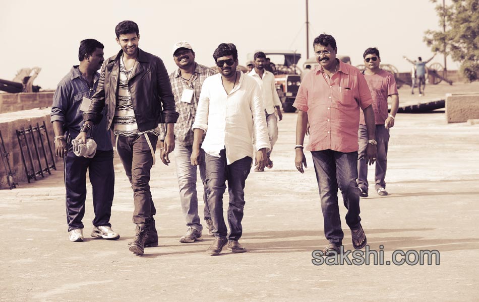 LOAFER WORKING STILLS - Sakshi5