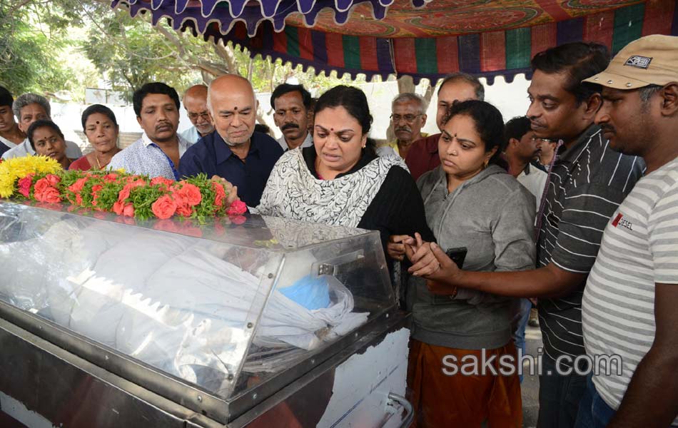 celebrity condolences to senior actor ranganat15