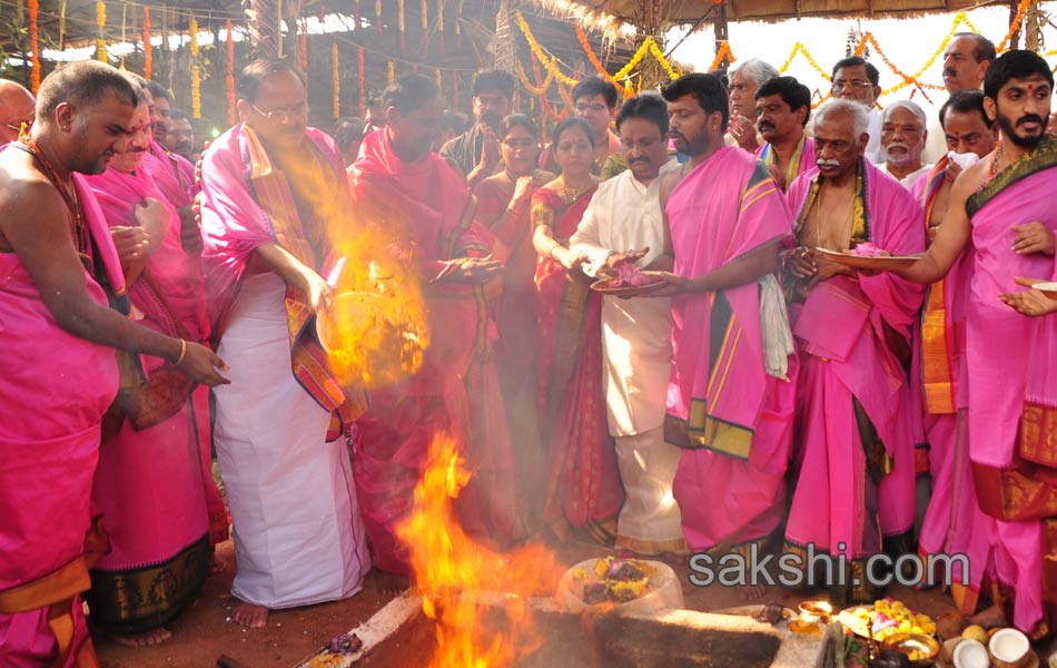 kcr ayutha hcndiyagam - Sakshi2