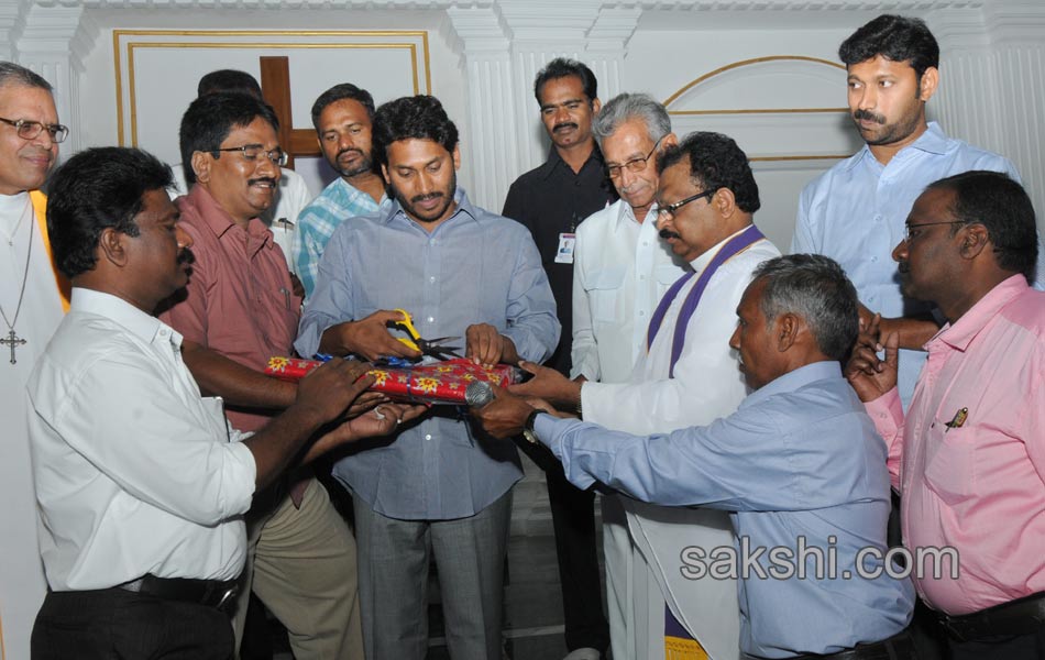 YS Jagan offers prayers at Pulivendula CSI Church - Sakshi10