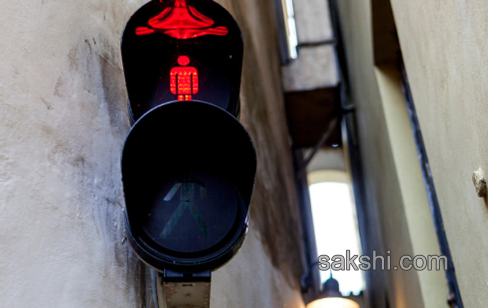 wonderful traffic signals around the world8