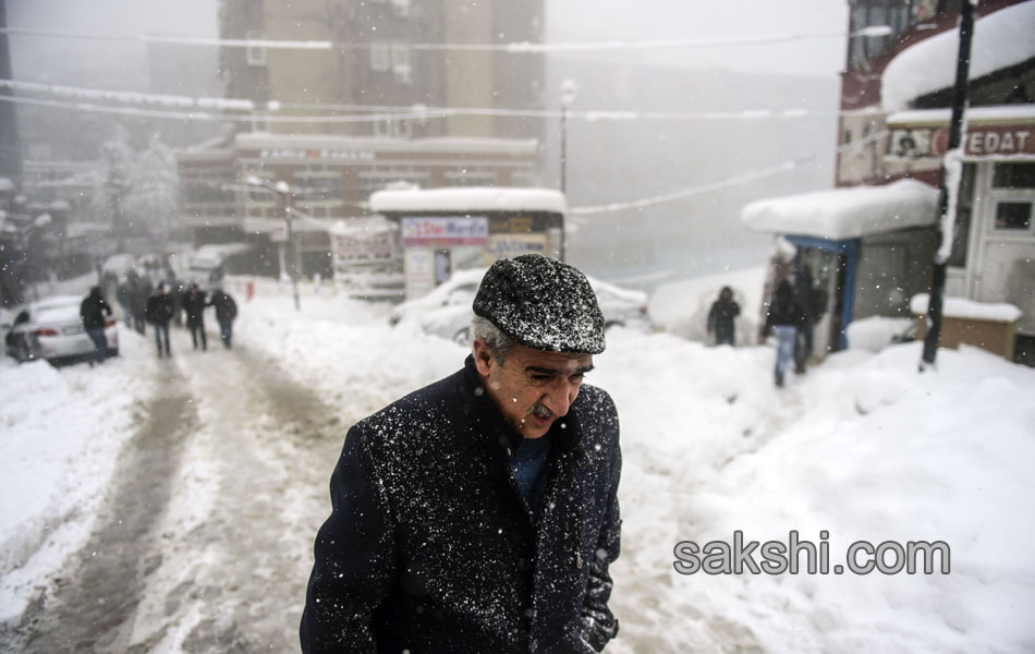 snow fall in istanbul - Sakshi11