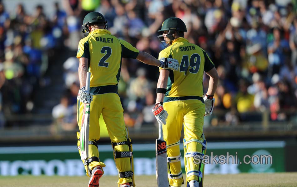 Australia beat India by five wickets in first ODI at Perth4