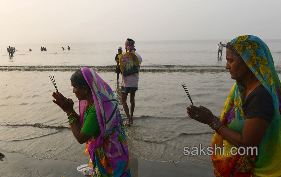 Holy dip in Gangasagar5