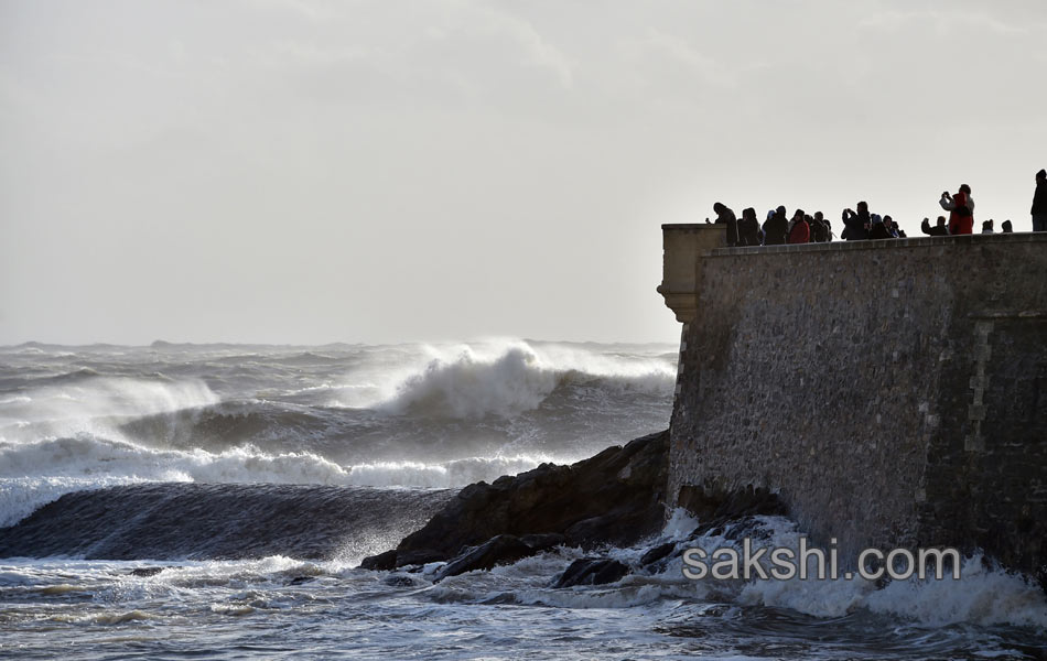 Waves crash near the Port14