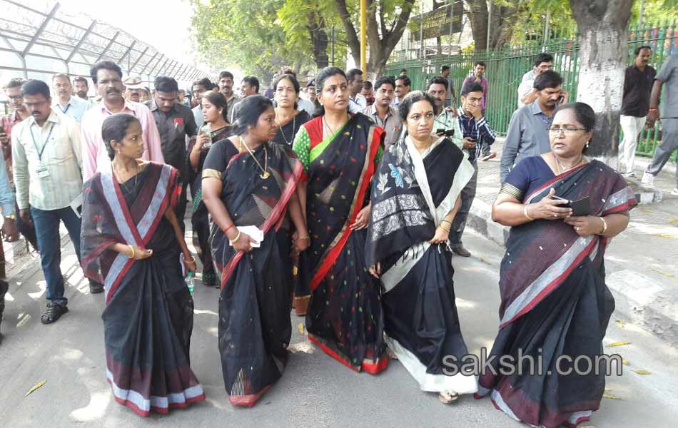 Mla roja faints at gandhi statue5