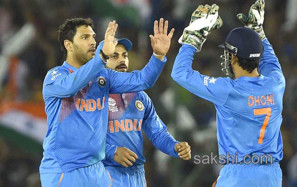 India beat Australia by six wickets in Mohali  reach semis20