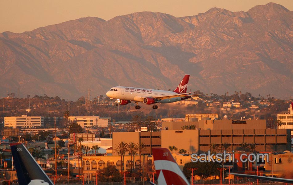 Worlds 10 most stunning airport approaches9