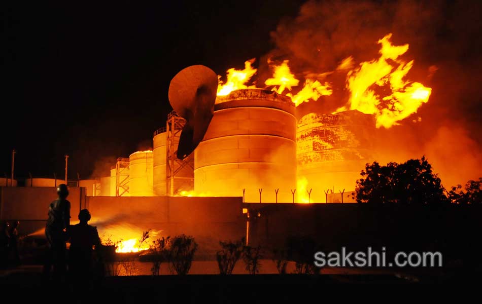 Fire breaks out at Visakhapatnam bio diesel plant fire2