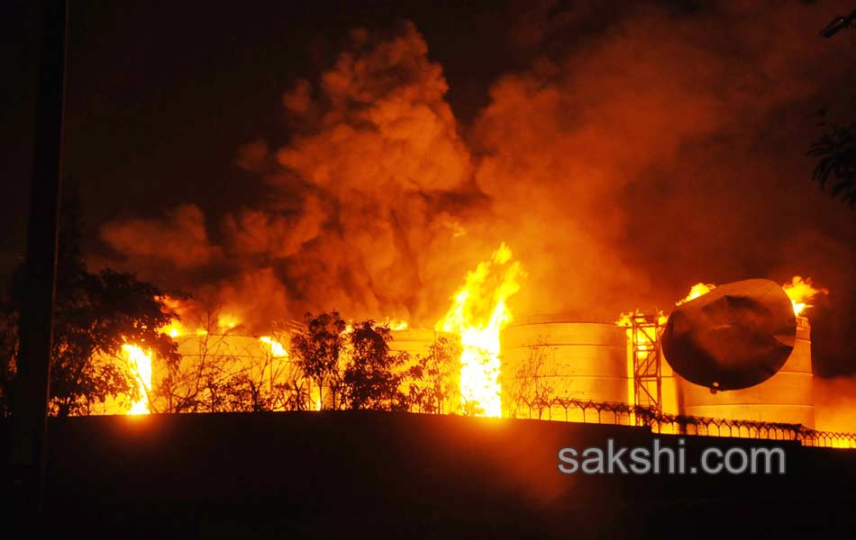 Fire breaks out at Visakhapatnam bio diesel plant fire3