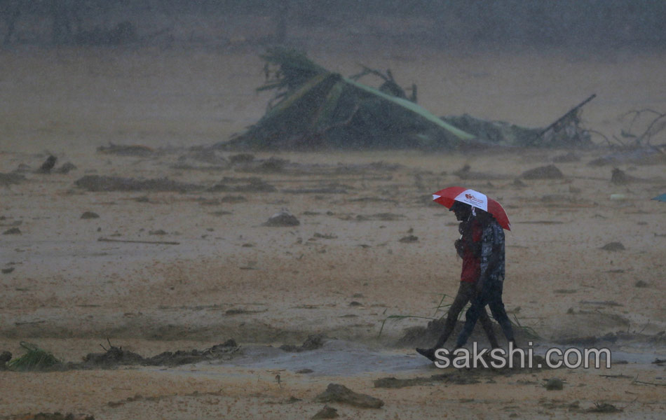 floods create havoc in srilanka - Sakshi14