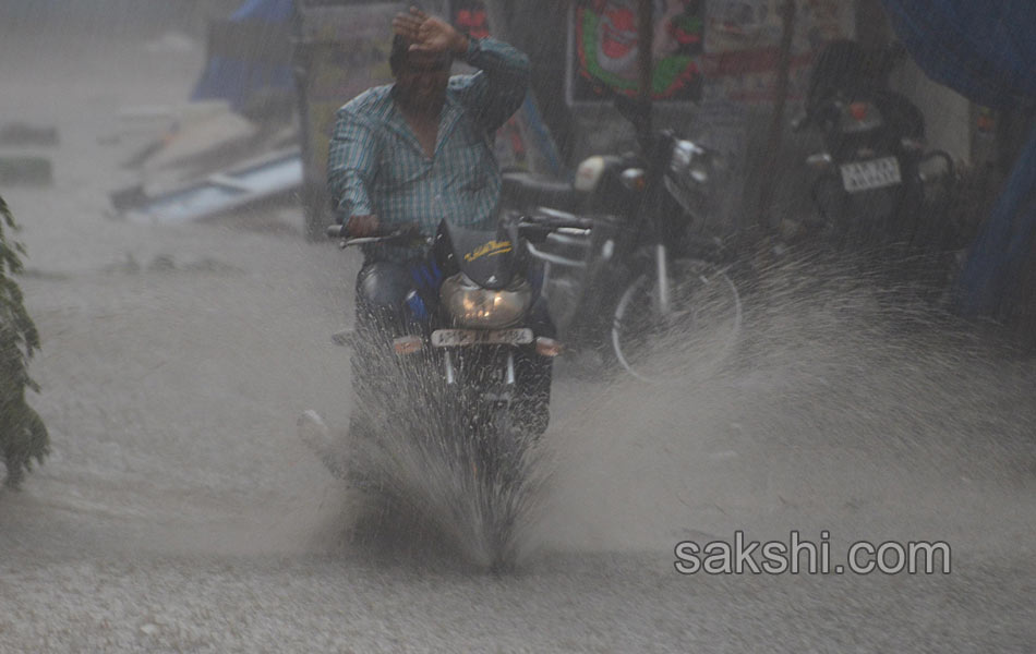 Heavy rains disrupt Hyderabad - Sakshi38