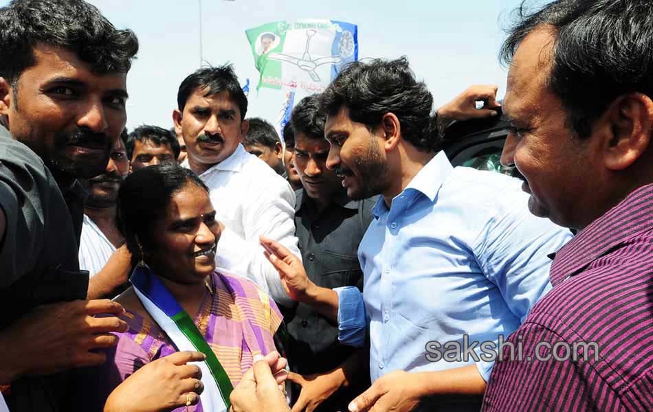 YS Jagan to console Lakshmipuram wall collapse victims families - Sakshi7