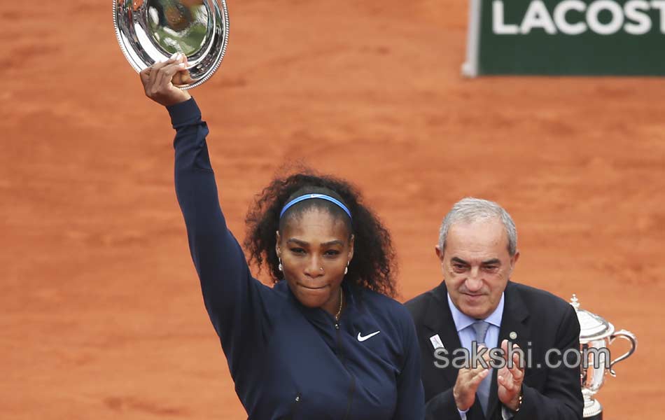 French Open Garbine Muguruza upsets Serena Williams for women s title27