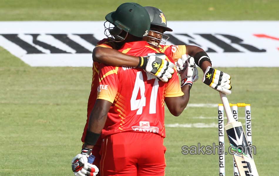 Zimbabwe stun India with two run win15