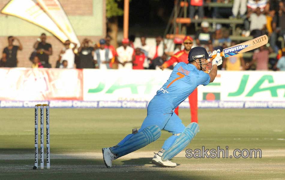 Zimbabwe stun India with two run win16