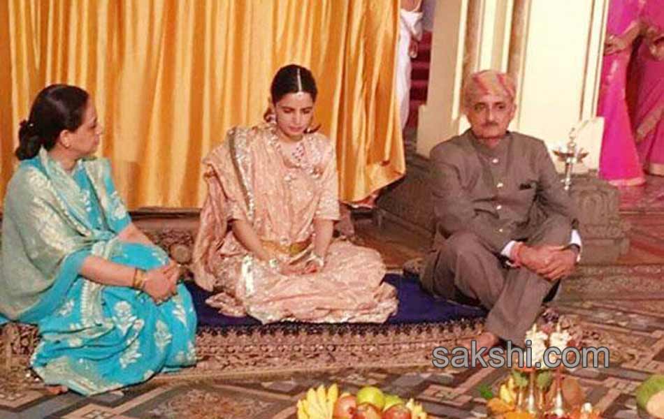 King  Yaduveer Ties Knot with Rajasthan Royalty at Mysore Palace8