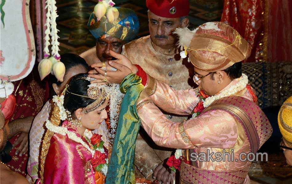 King  Yaduveer Ties Knot with Rajasthan Royalty at Mysore Palace10