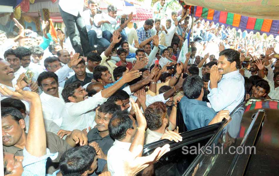 ysjagan mohan reddy tour in west godavar - Sakshi1