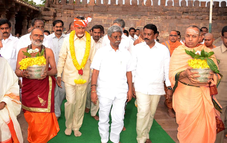 cm at srisailam - Sakshi9