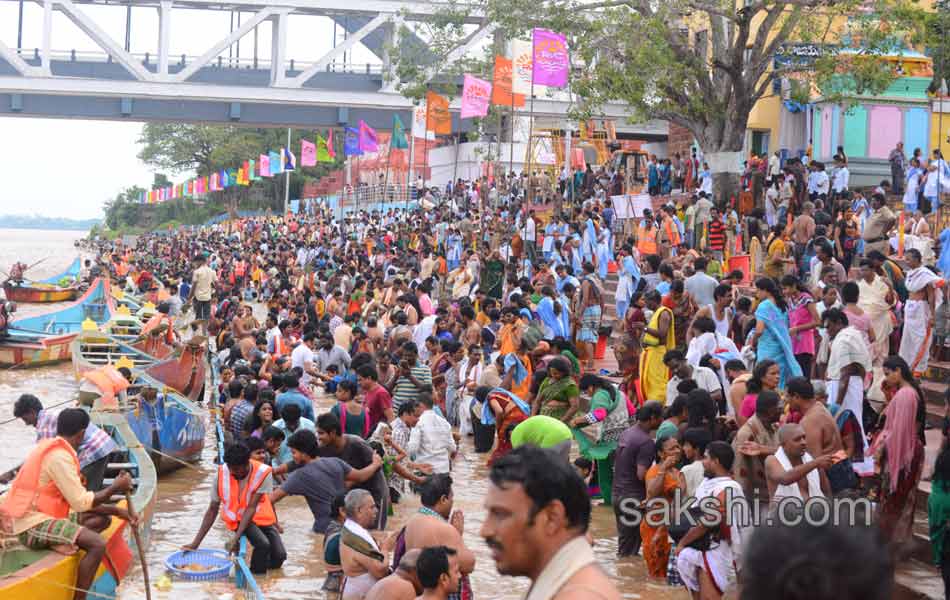 Godavari Maha Pushkaram1