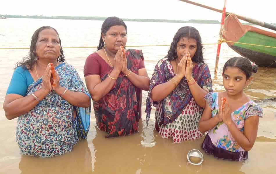 5th day godavari pushker at bhadrachalam4