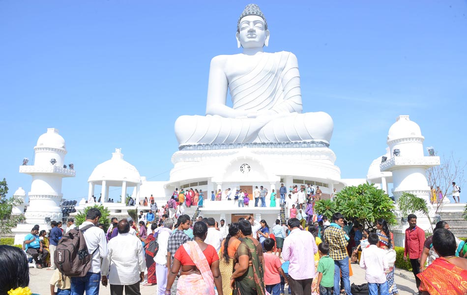 Devotees crowd at Puskara ghats10