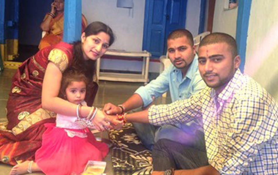 Anna  sister Rakhi warmly4