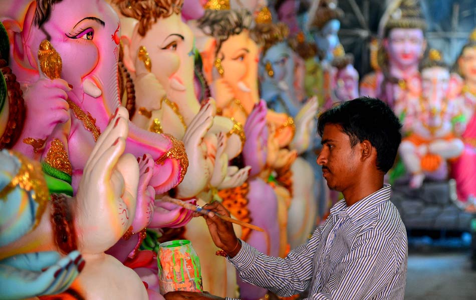 Ganapathi statues ready for Vinayaka chavithi - Sakshi13